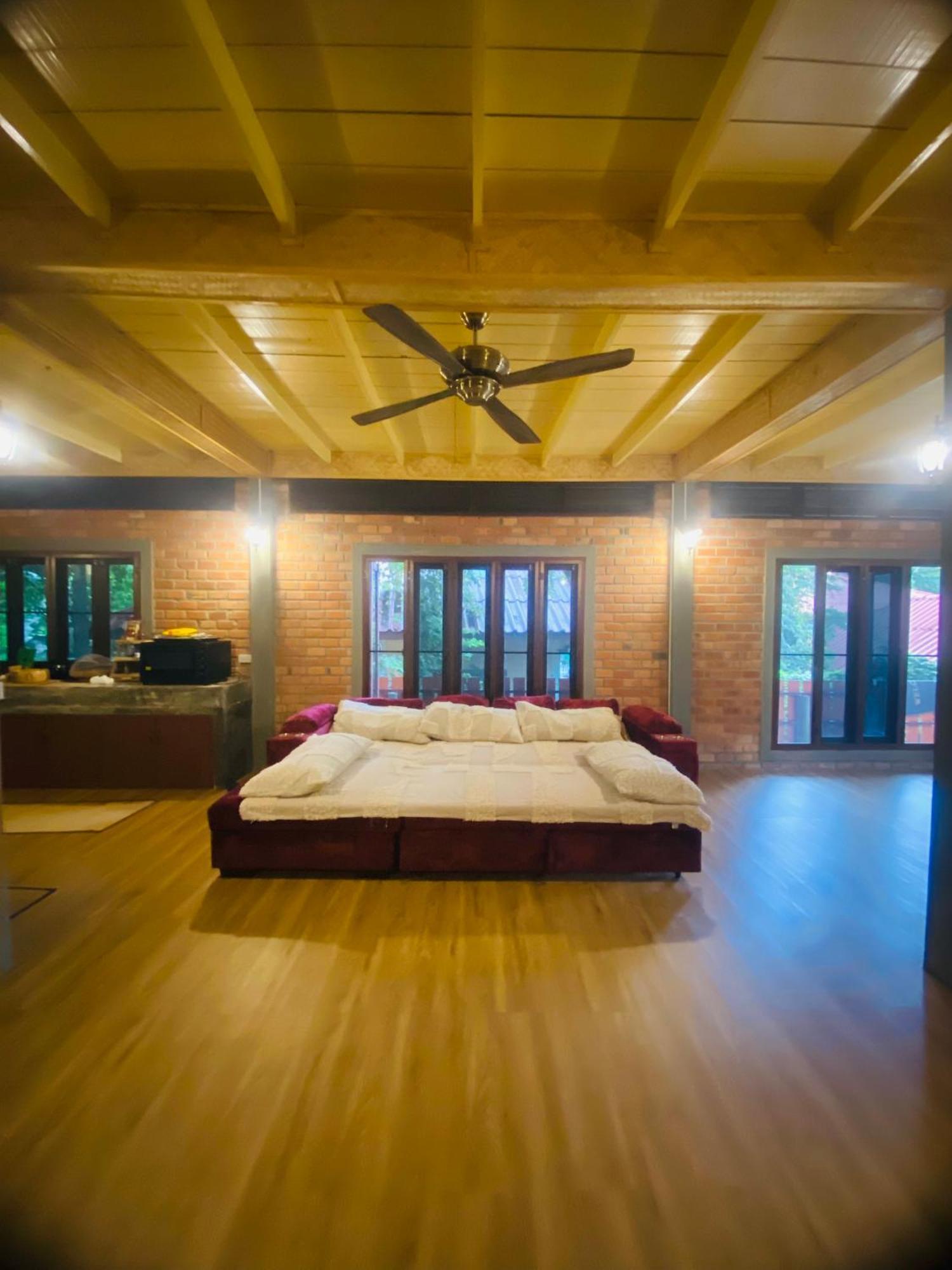 Jungle House At Yanui In Rawai छुट्टी का घर Phuket