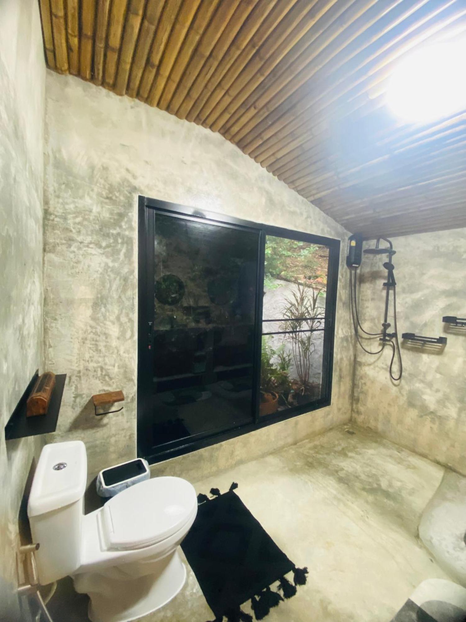 छुट्टी का घर Jungle House At Yanui In Rawai *